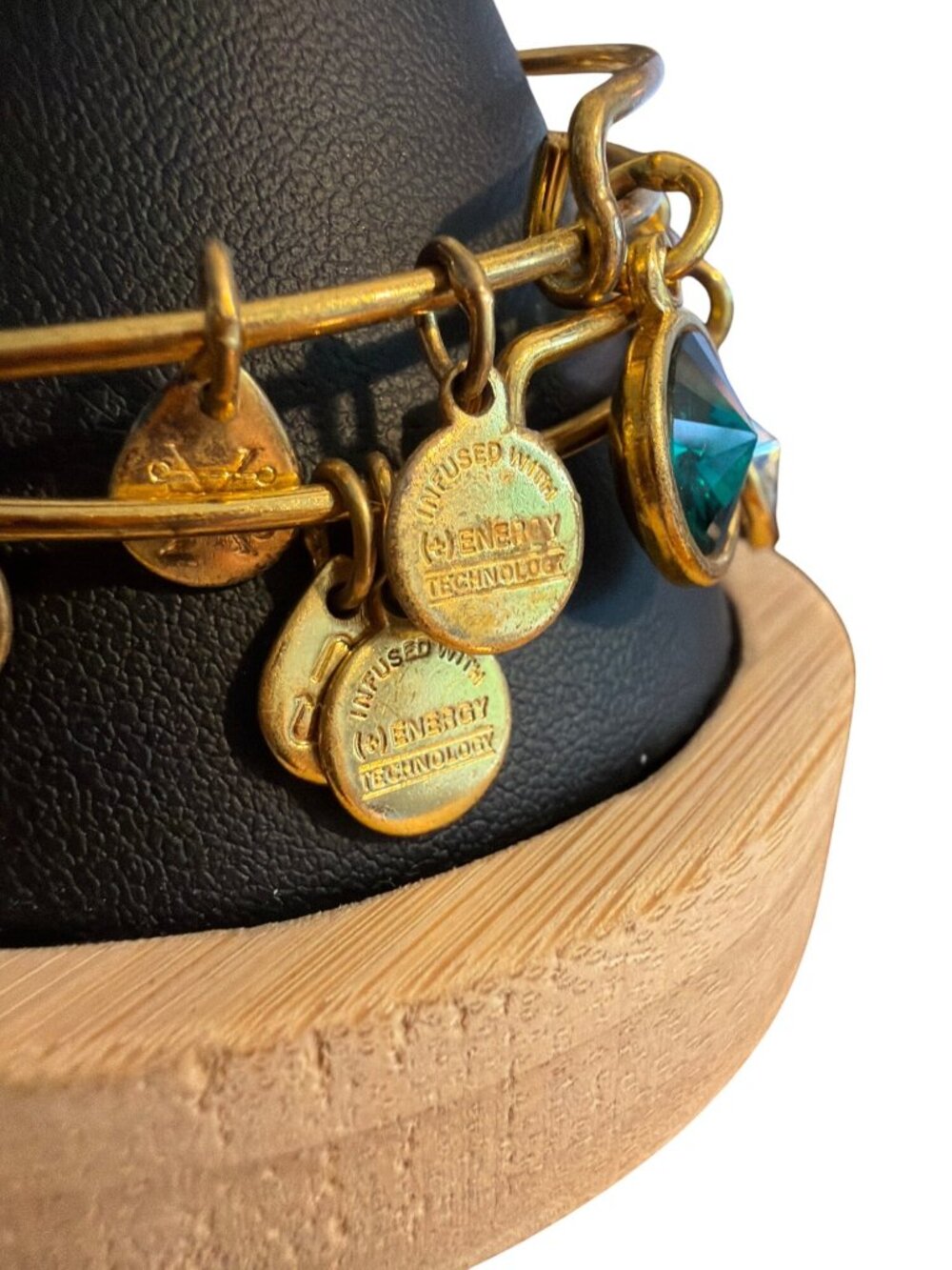 2 Alex And Ani Gold Tone Crystal Charm Bangle Bracelets Green Clear Crystal Adj - Picture 2 of 7